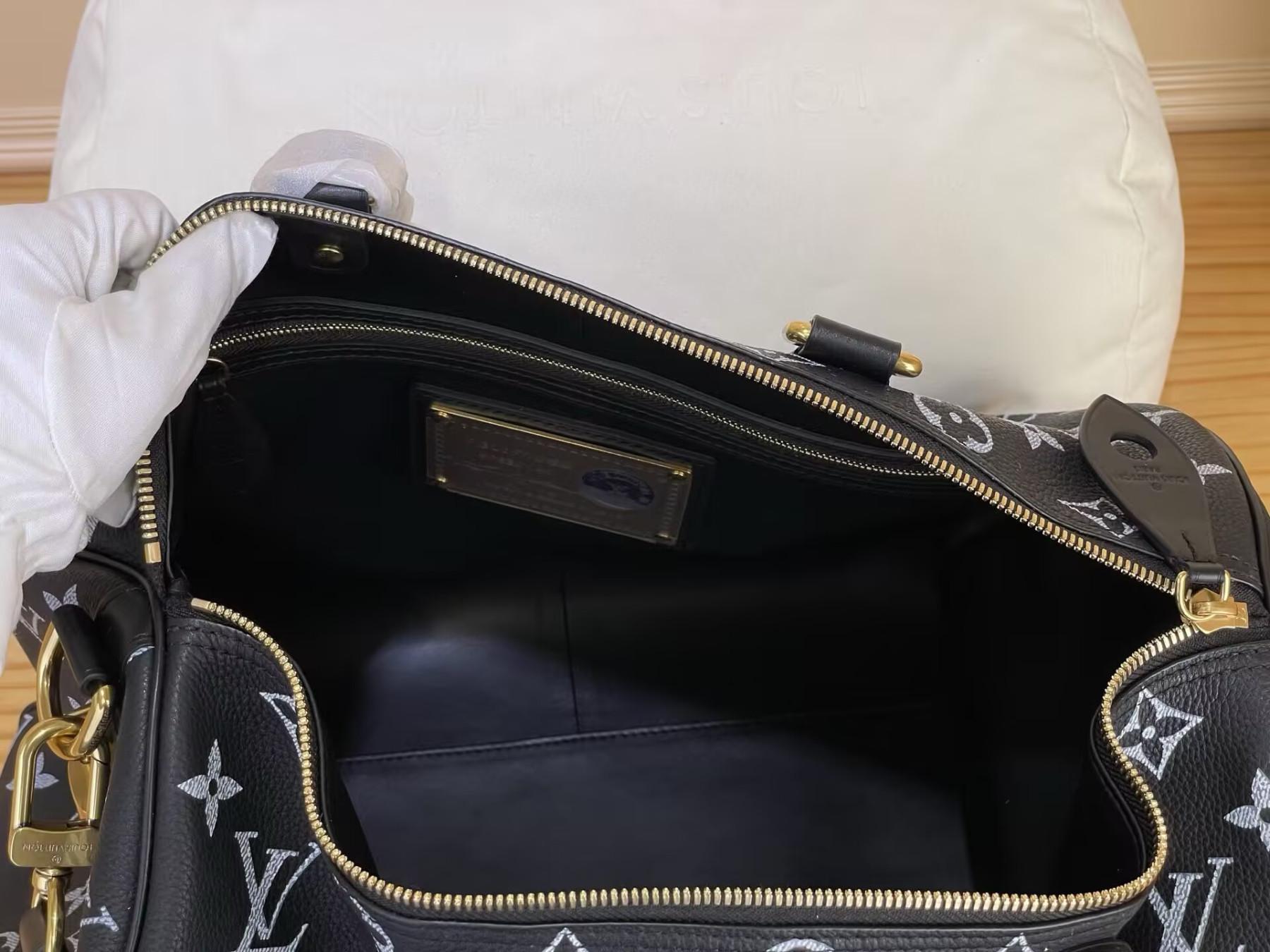LV Speedy P9 Bandoulière 40 M2A709 40 x 26 x23cm