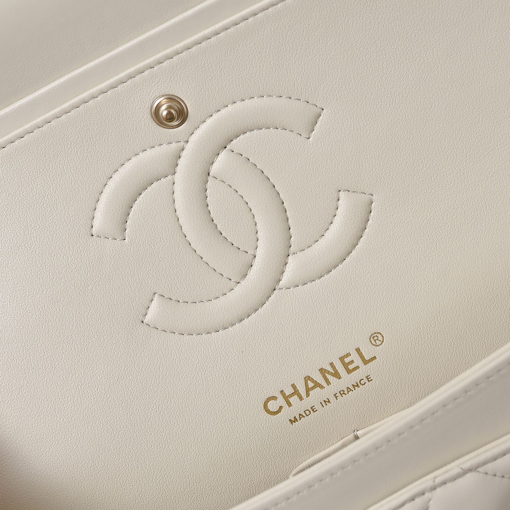 Ch**el Classic Flap Cream Light Gold Hardware a01112 15x25.5x6cm