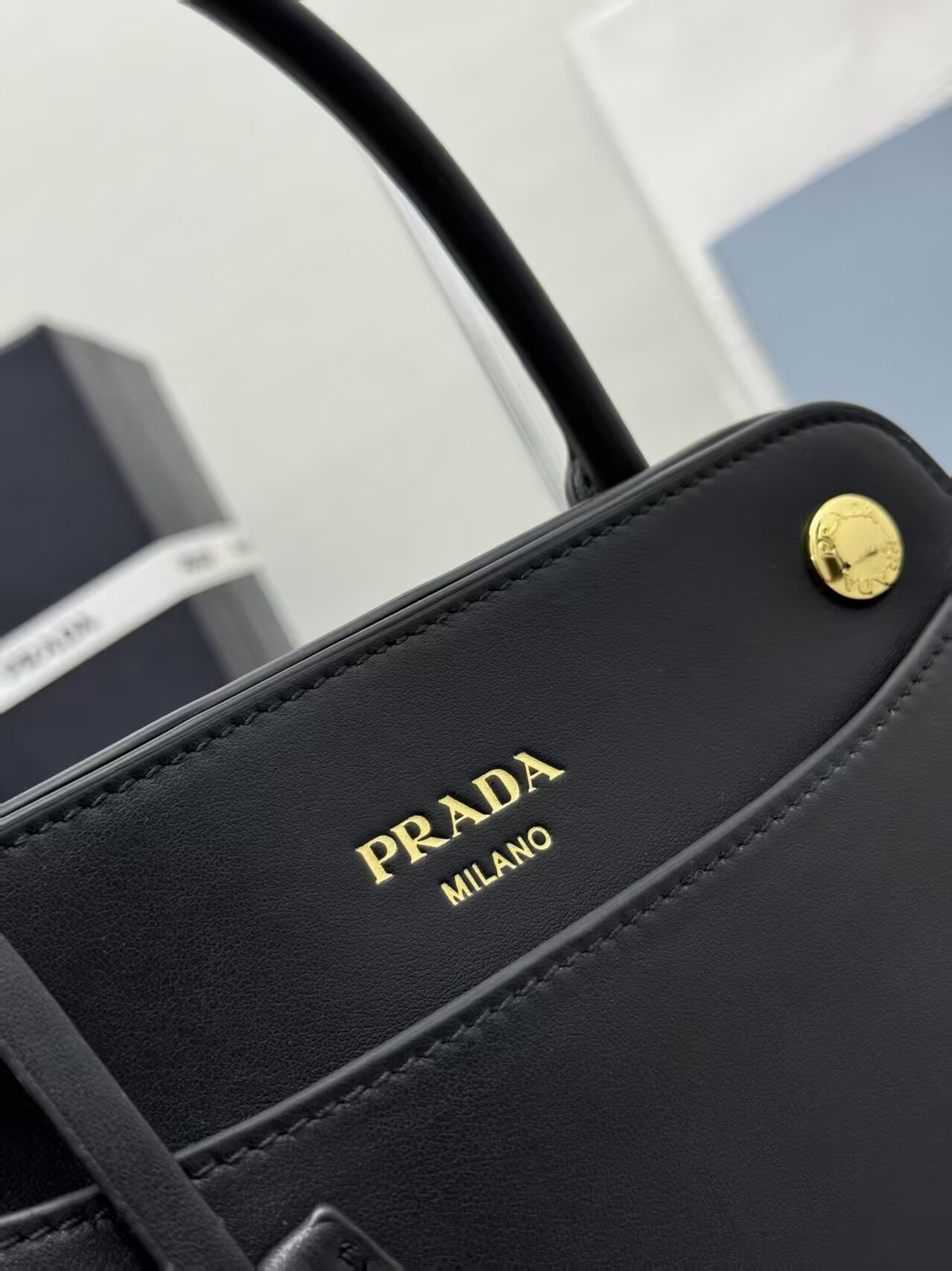Pra*a Carry Mini Leather Handbag 13.5x20x6cm