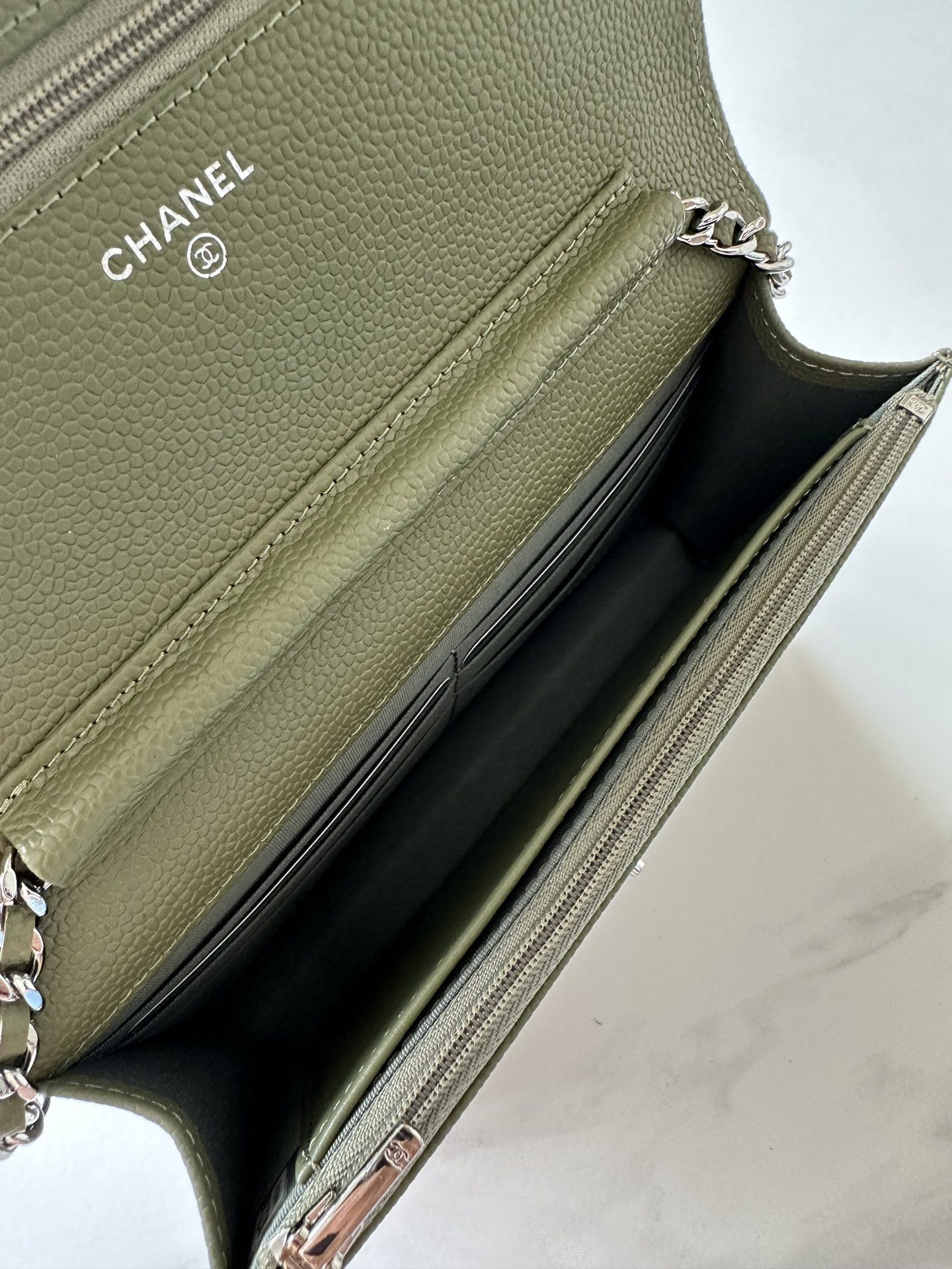 Ch**el woc classic wallet on chain 13x19cm