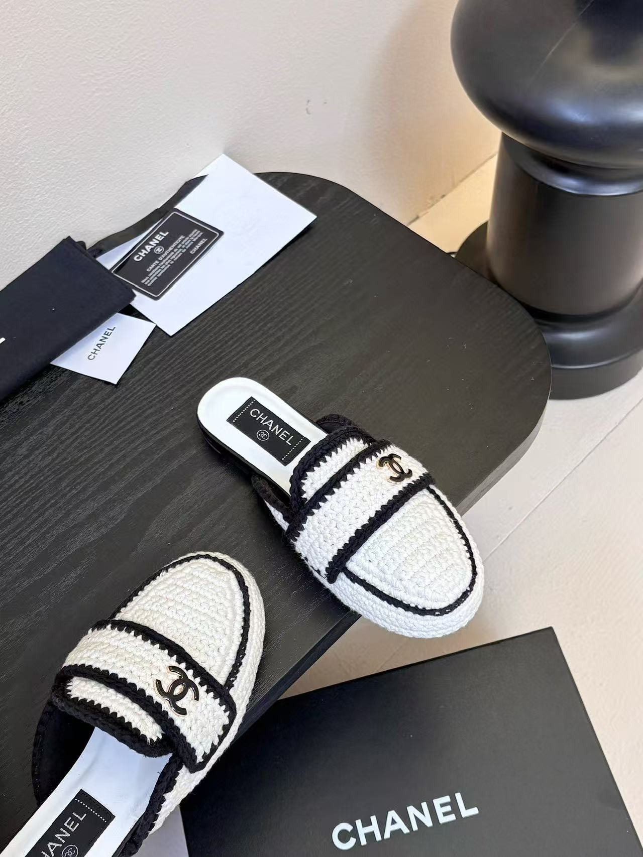 UA Ch**el Slides