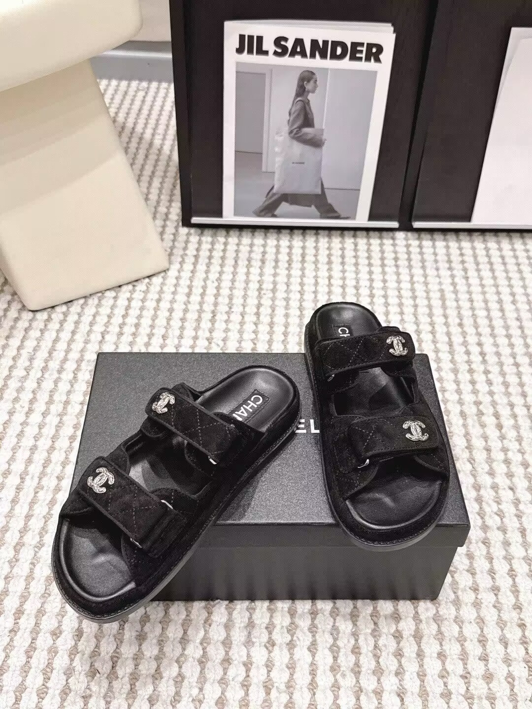UA Ch**el SLIDES