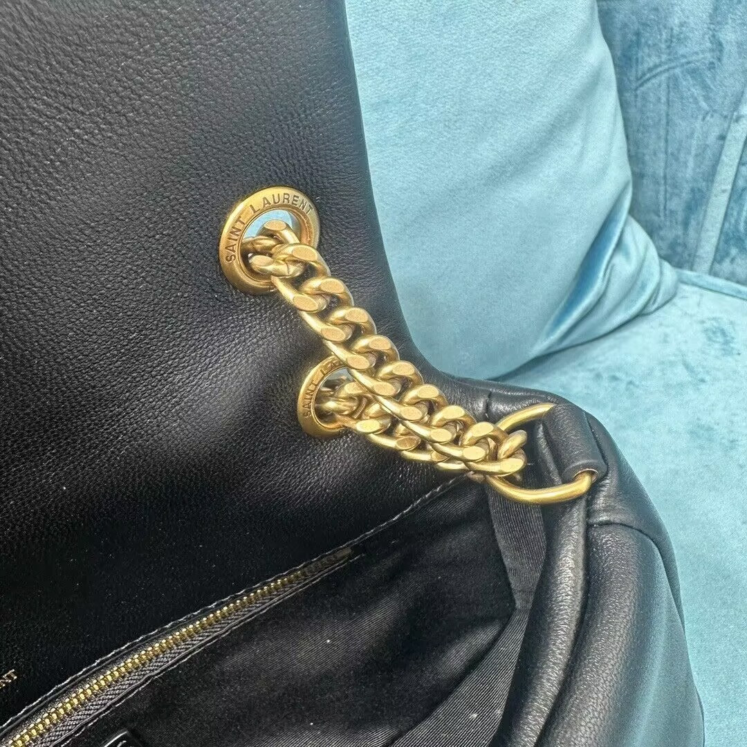 Y51 Calypso small in plunged lambskin 26x14x7cm