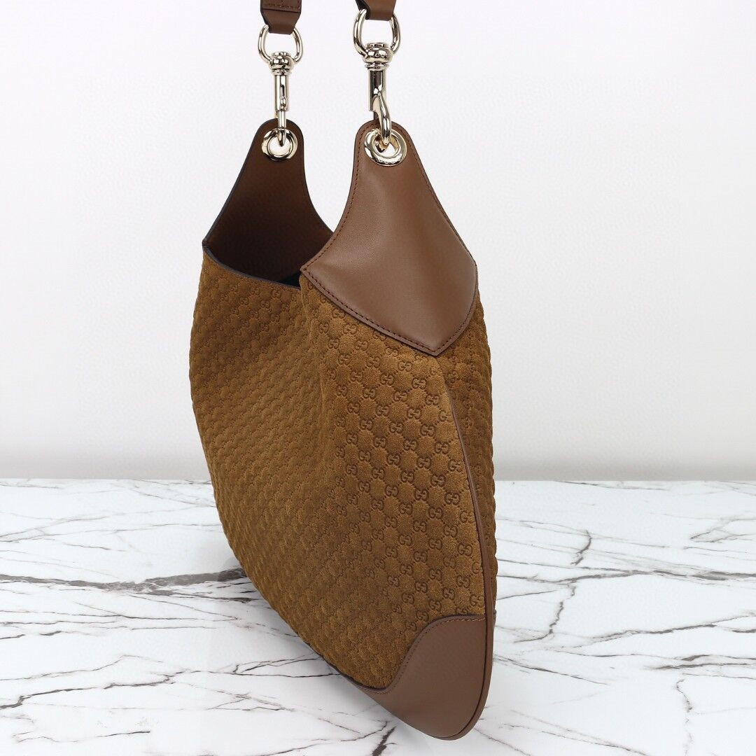 Gvc*1 B Shoulder Bag 42x 36x 2cm