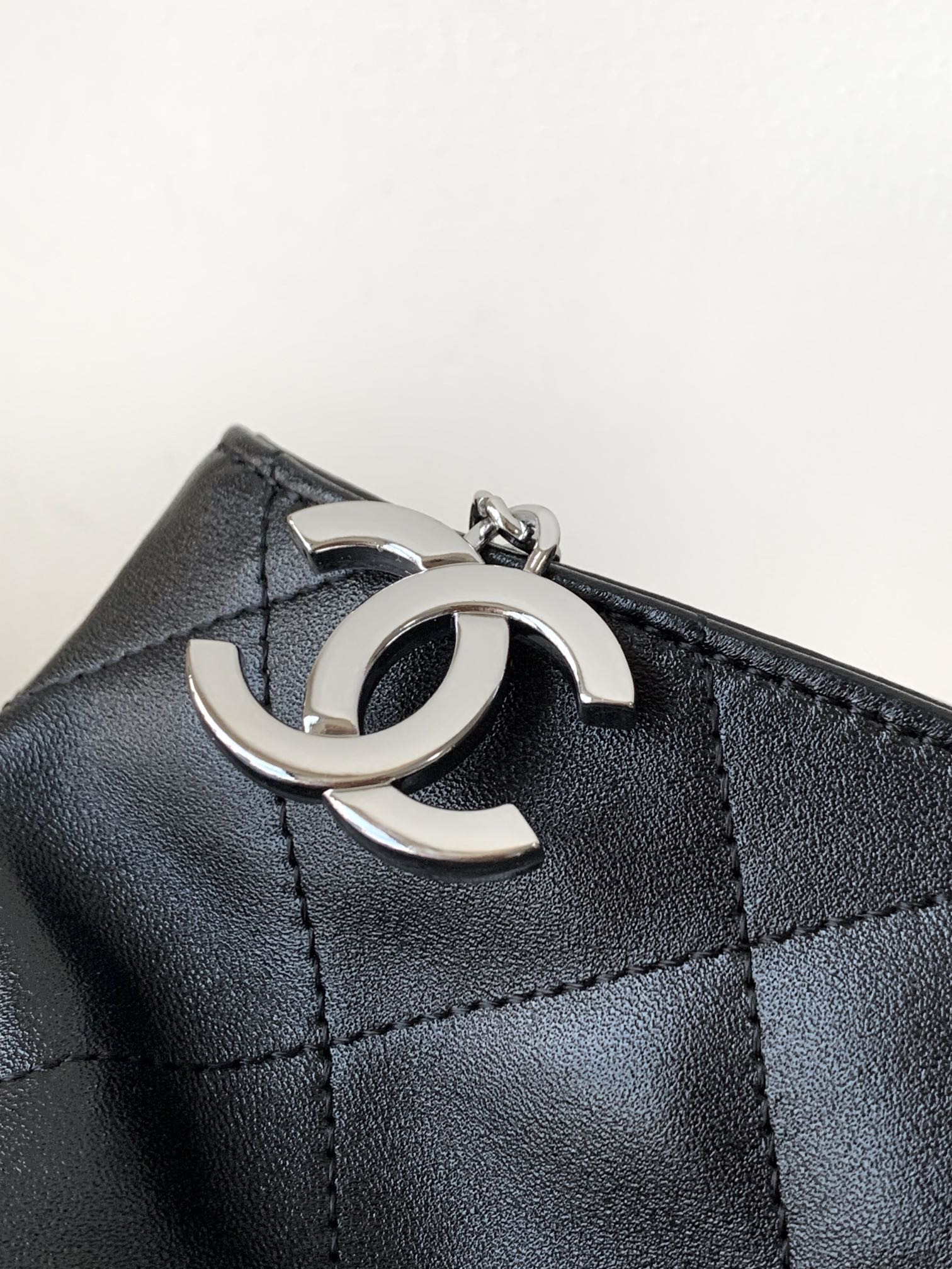 Ch**el Hobo Bag 30x20x12cm