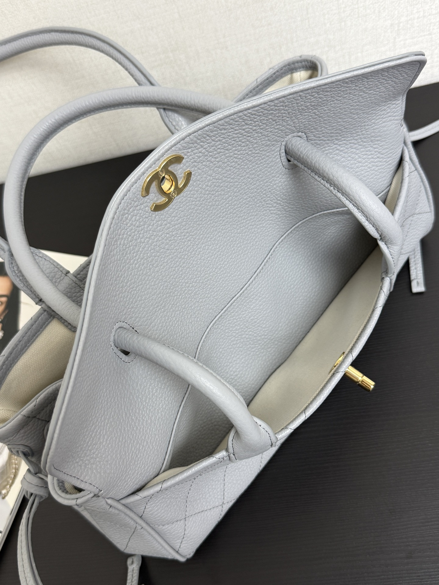 Ch**el small tote as6288 15x31x12cm