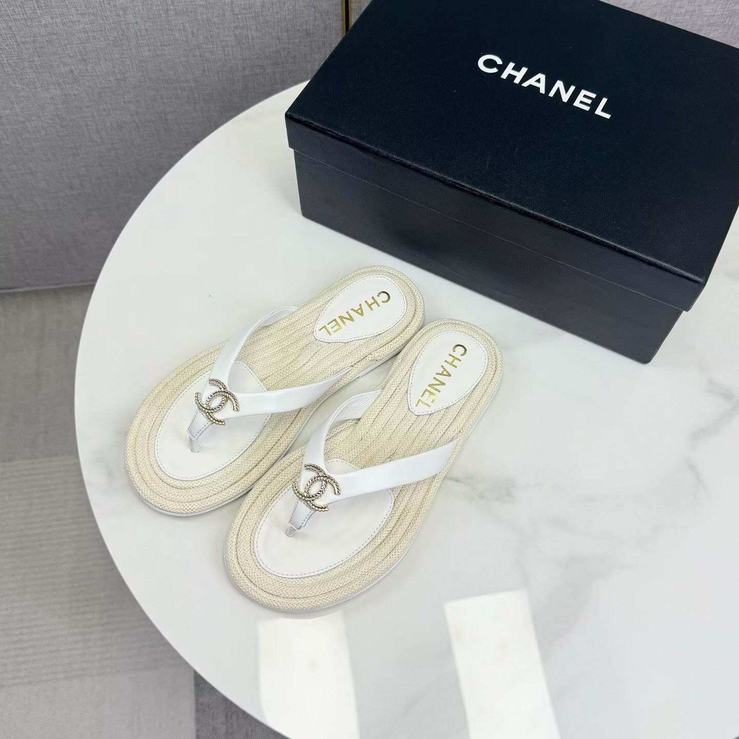 UA Ch**el flip-flops
