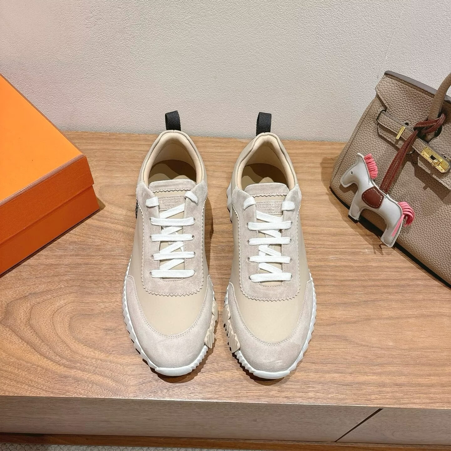 UA H**me5 Bouncing Sneaker