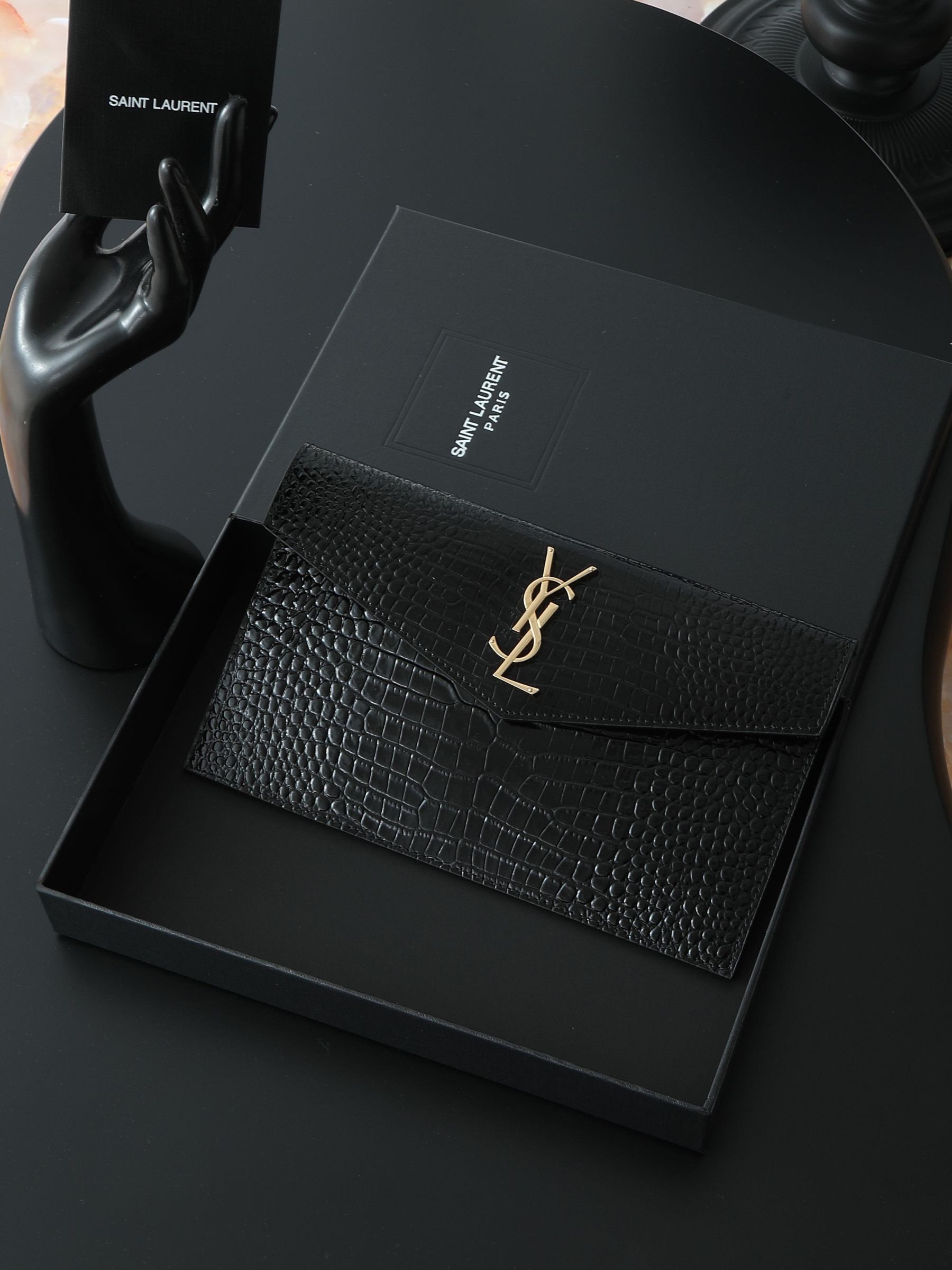 Y51 UPTOWN POUCH IN CROCODILE-EMBOSSED SHINY LEATHER BLACK 27 X 16 X 2 CM