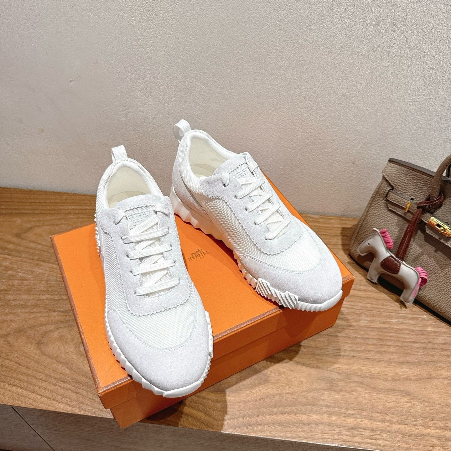 UA H**me5 Bouncing Sneaker