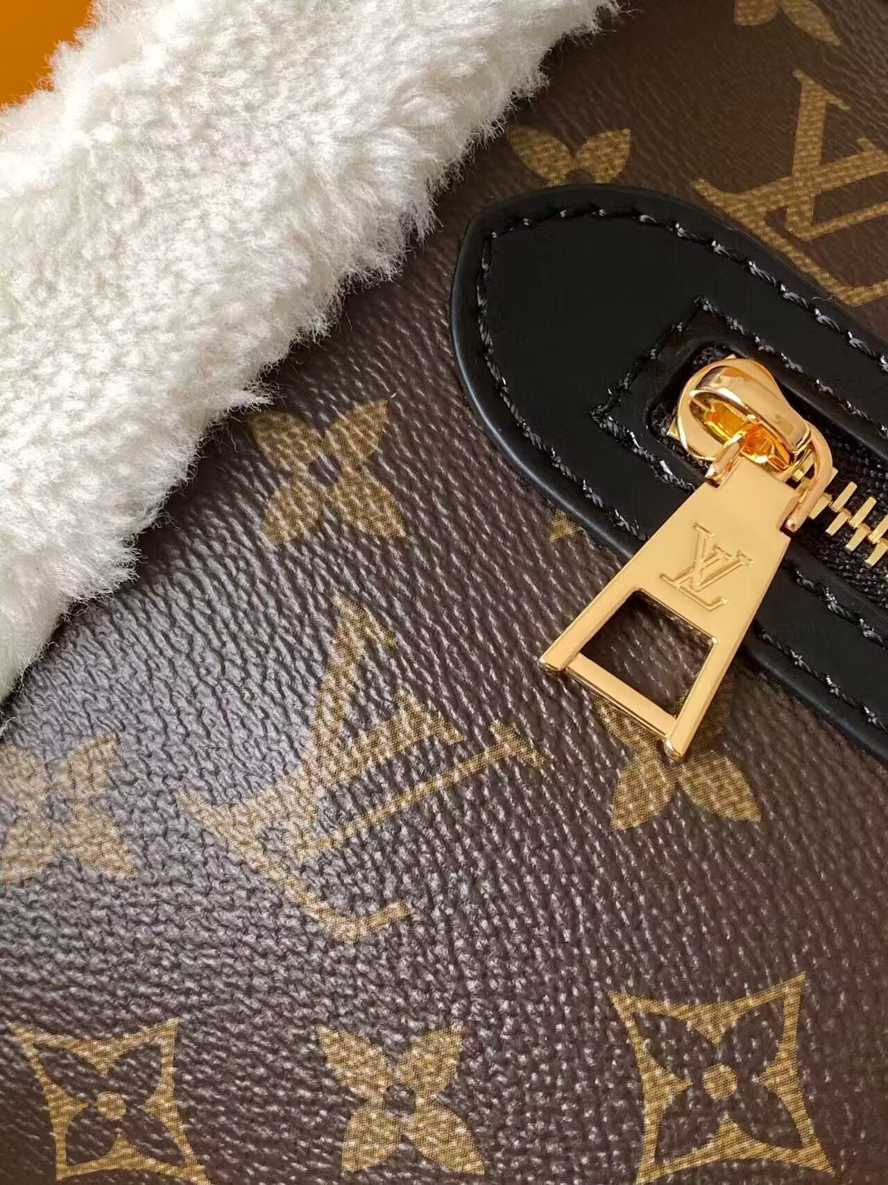 LV Teddy Mitt M26853 27x24x19cm