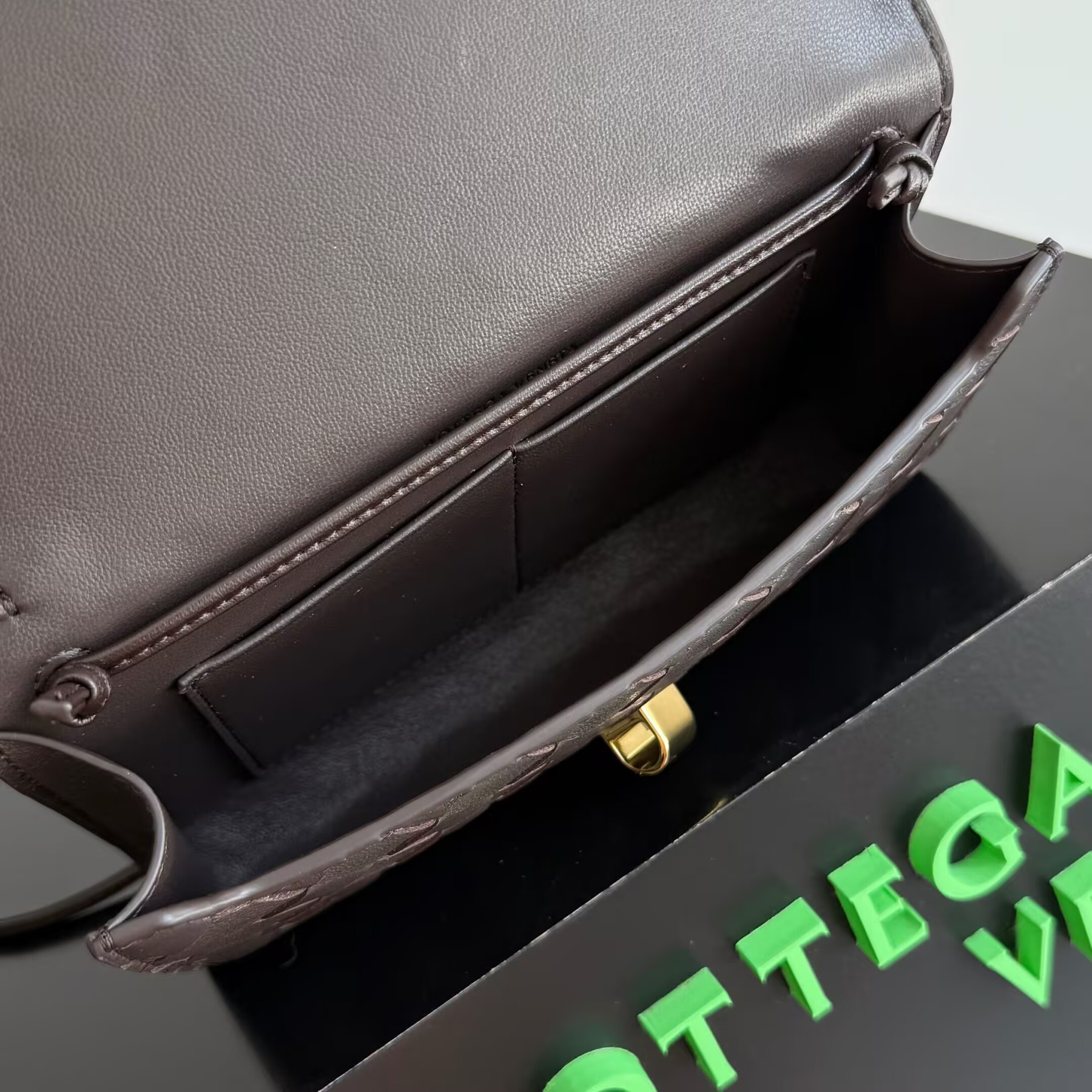 Bottega Veneta Andiamo Pouch on Strap 19x12.6x2cm