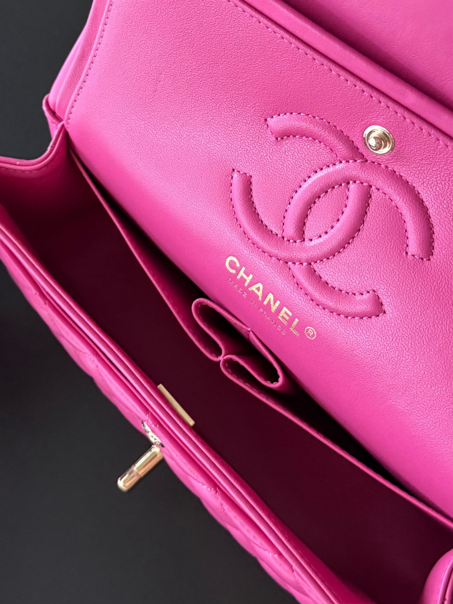 Ch**el Small Classic Bag 23x6.5x14cm