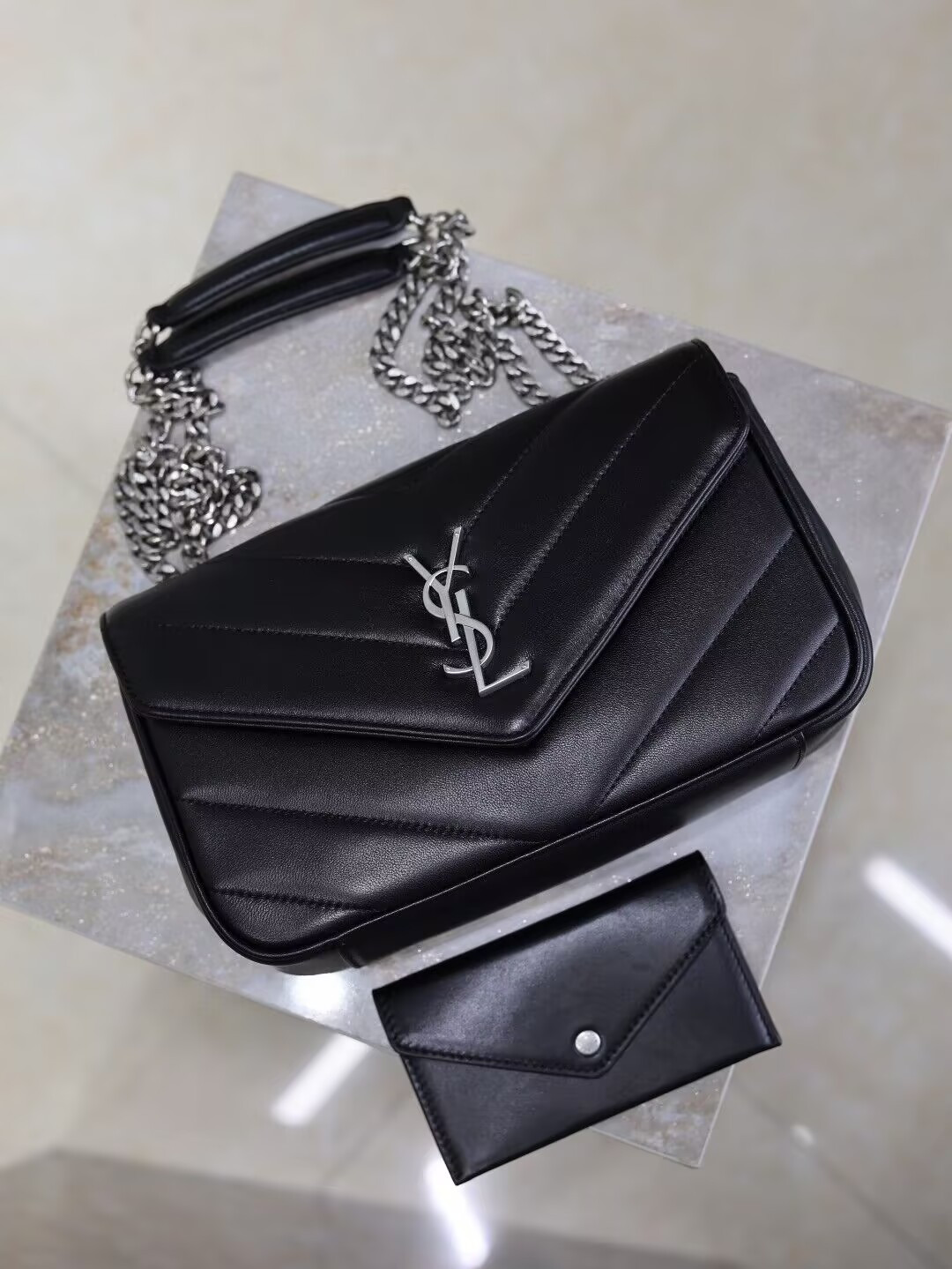 Y51 LOULOU small in MATELASSÉ lambskin 24x14x6cm