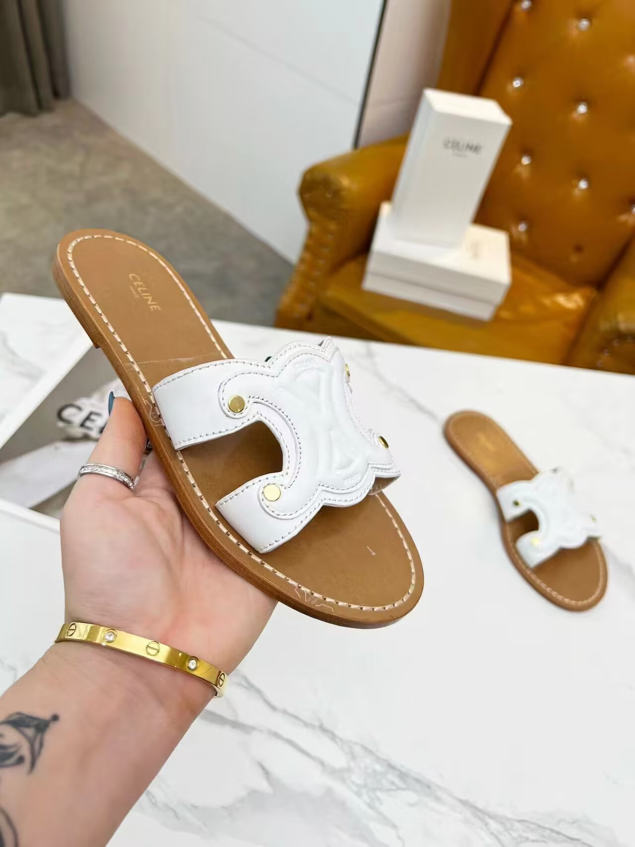 UA Ce1i*e Triomphe Mule in Calfskin