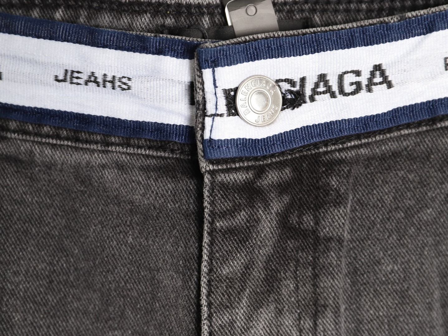 Ba1en*iaga Jeans