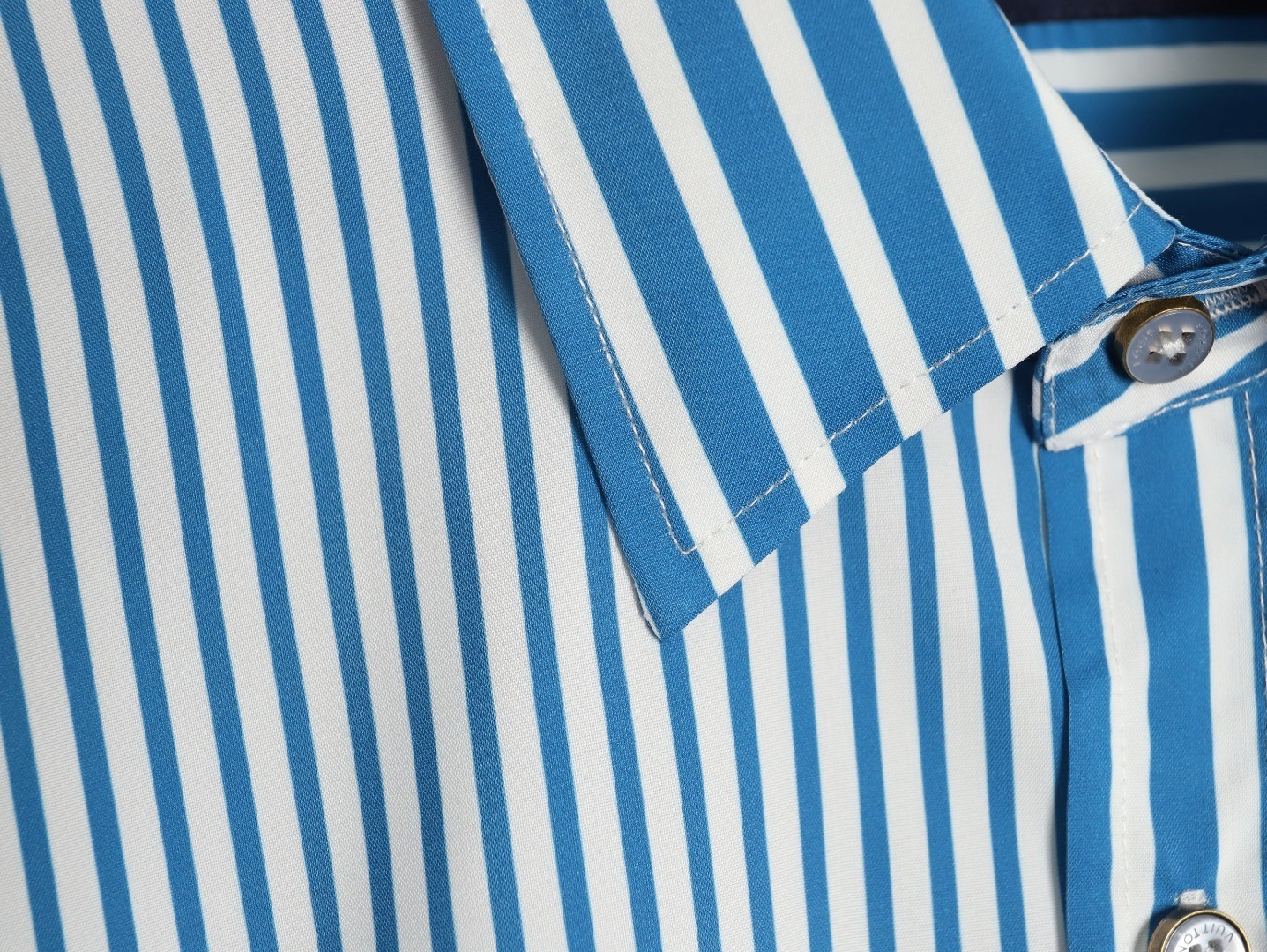 L0vis Vvtt0n LV Shirts