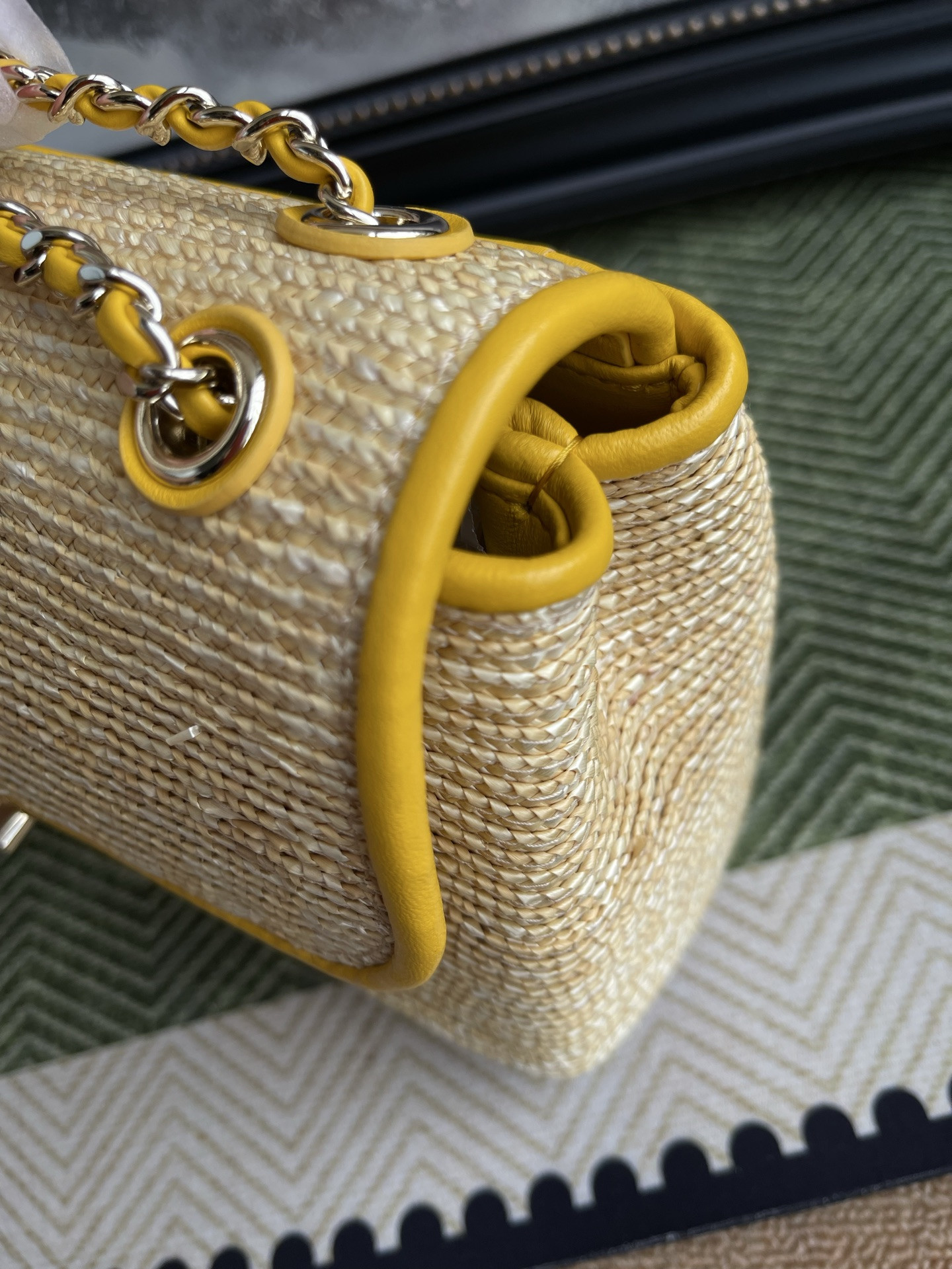 Ch**el flap bag as6017 23x14.5x6cm