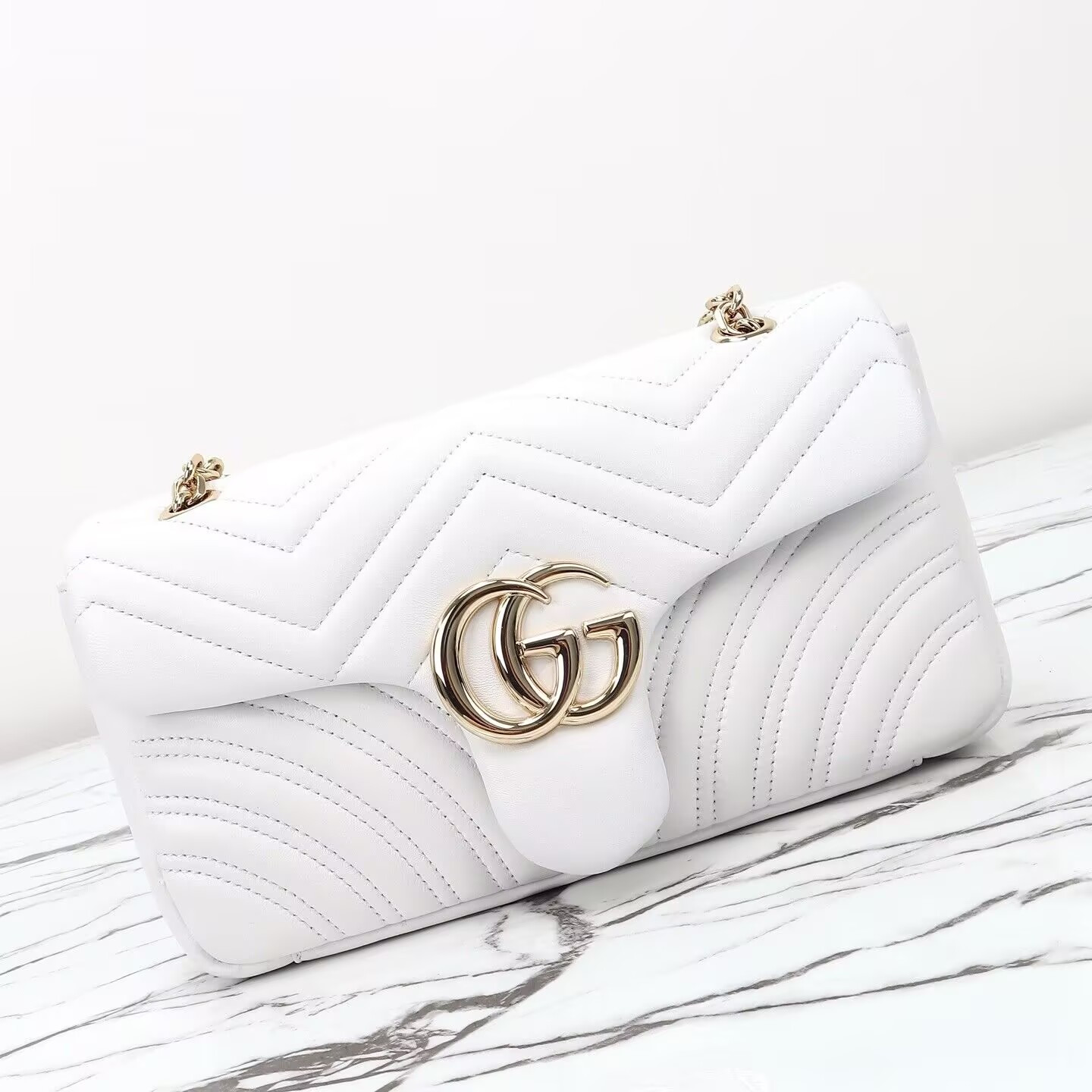 Gucci GG Marmont medium shoulder bag 26x15x7cm