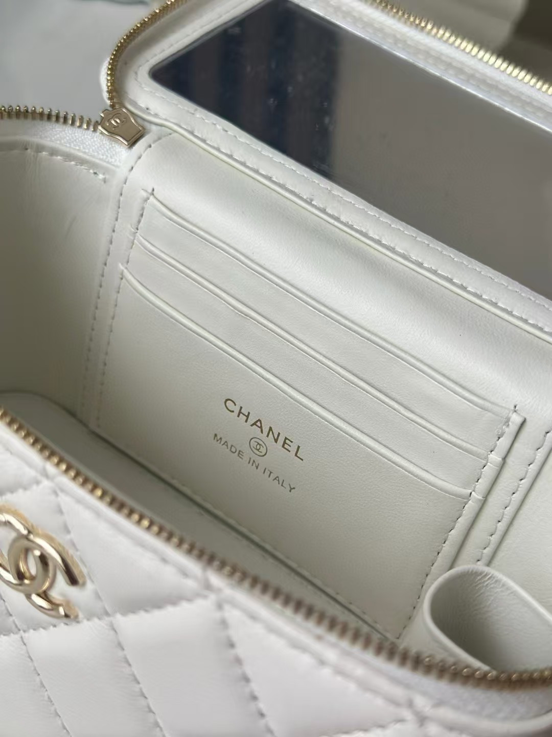 Ch**el Vanity With Chain 9.5x17x8cm