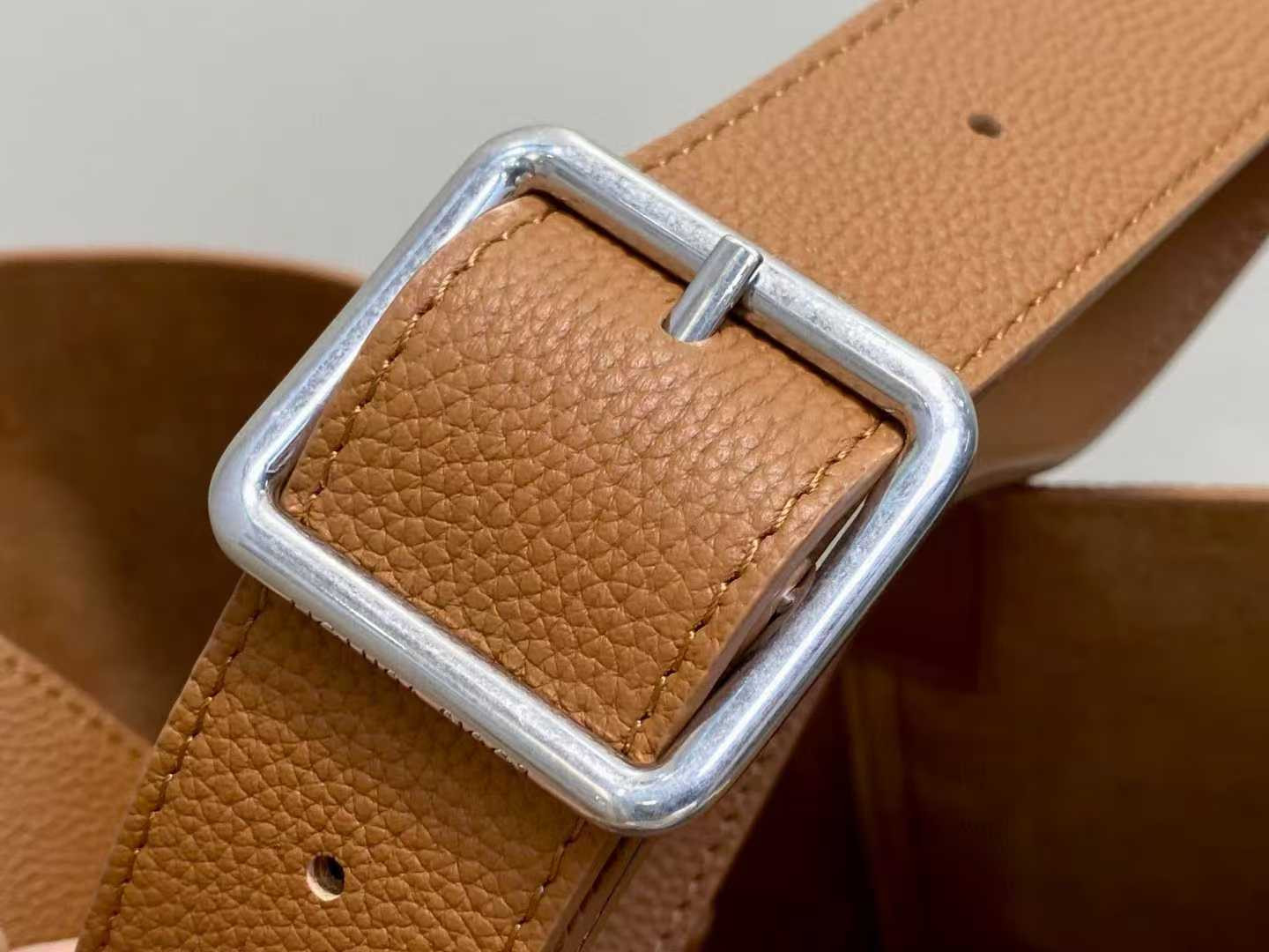 LV Verso Hobo M26745 33 x 15.5 x 30cm