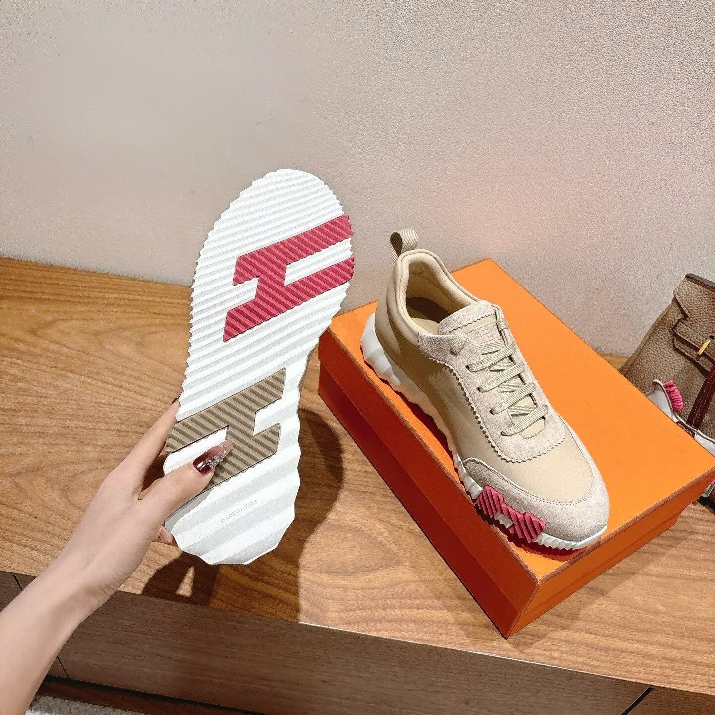 UA Hermès Bouncing Sneaker