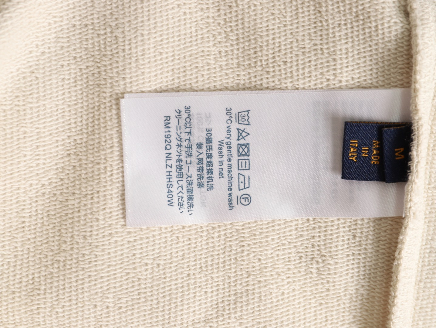 L0vis Vvtt0n Hoodies