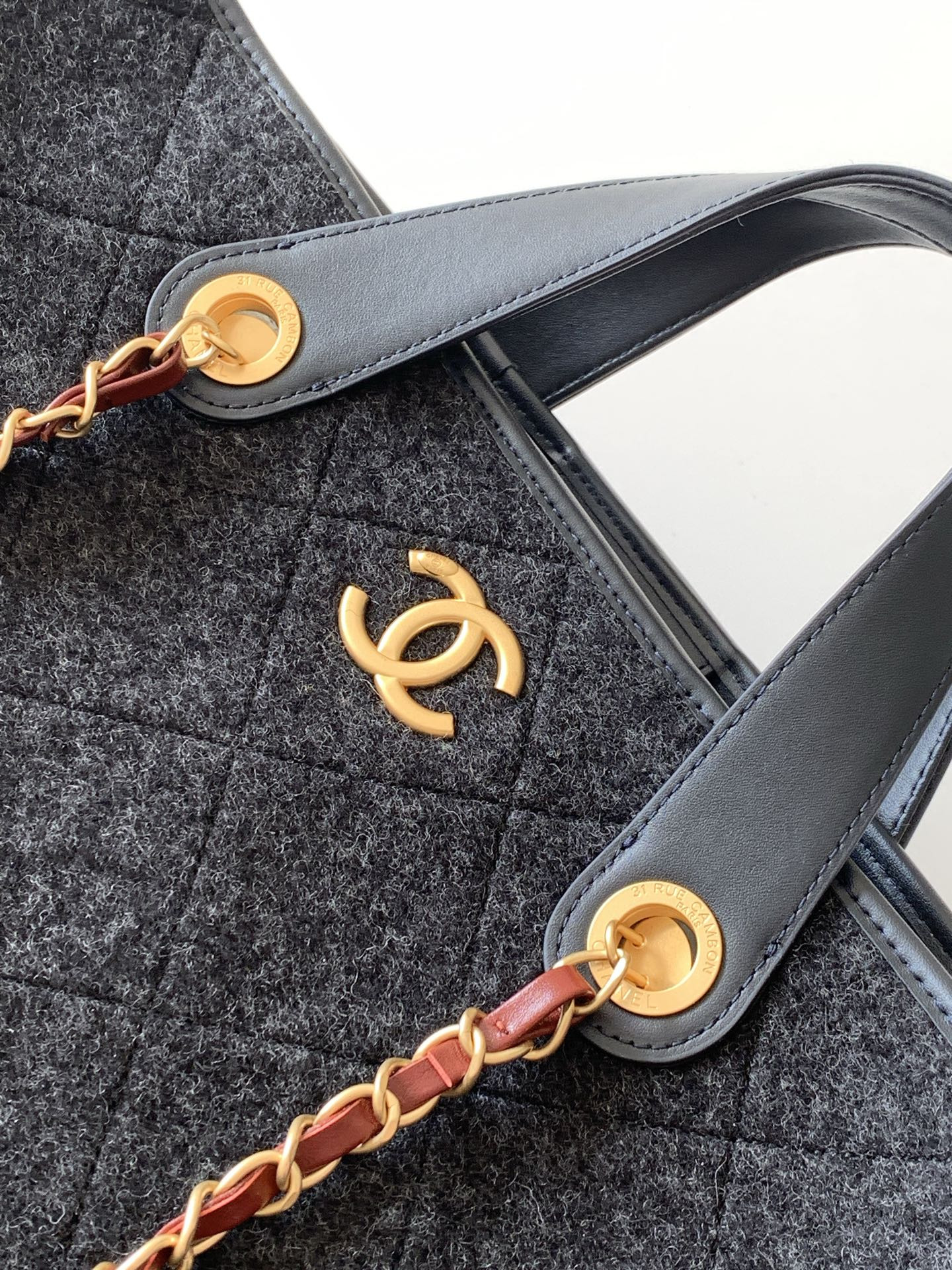 Ch**el Shopping Bag 26x44x13cm