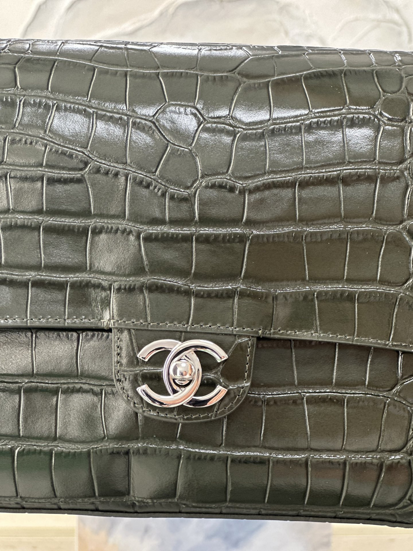 Ch**el Maxi Flap bag Olive Green Silver hardware AS6231 19.5x32x10cm