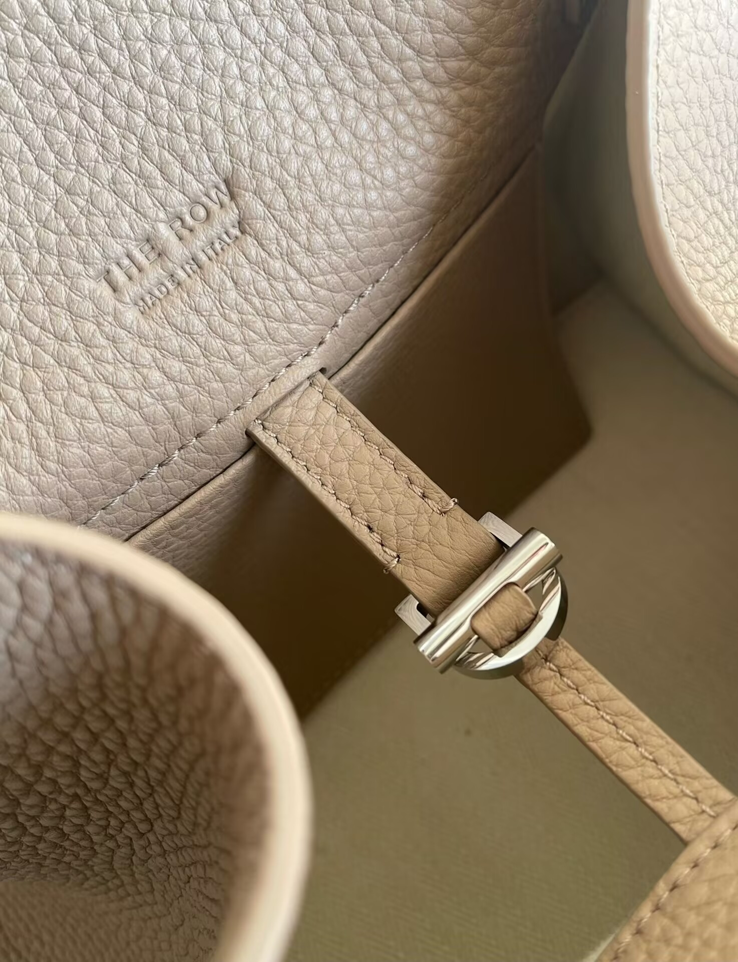 The R0w MARGAUX 10 26x17.5x21cm