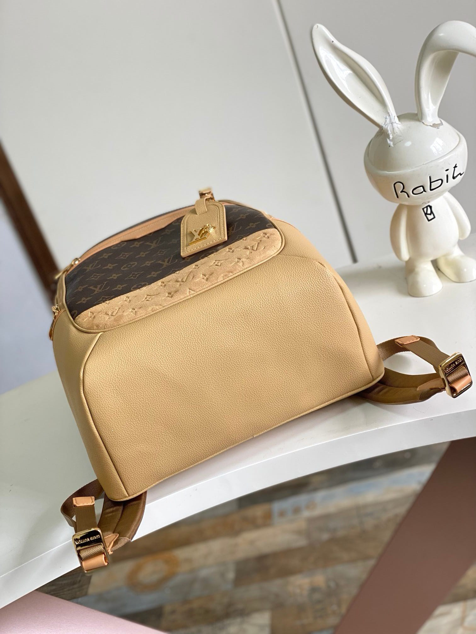 LV Outdoor Backpack M12624 44x19x31cm