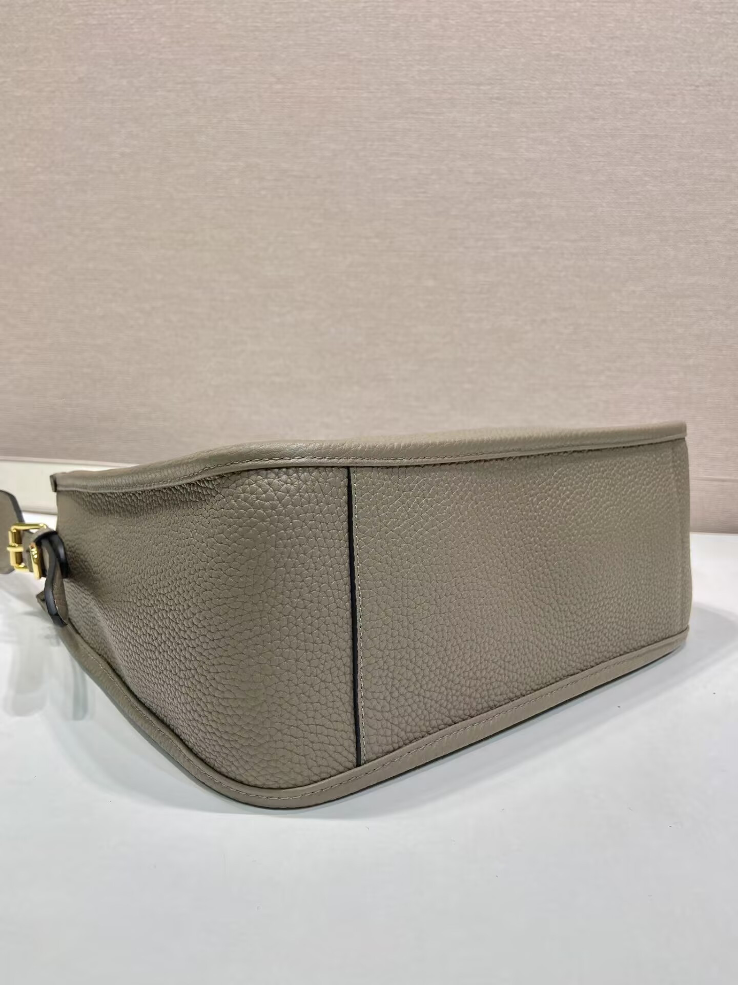 Pra*a Leather Shoulder Bag 30x28x12cm