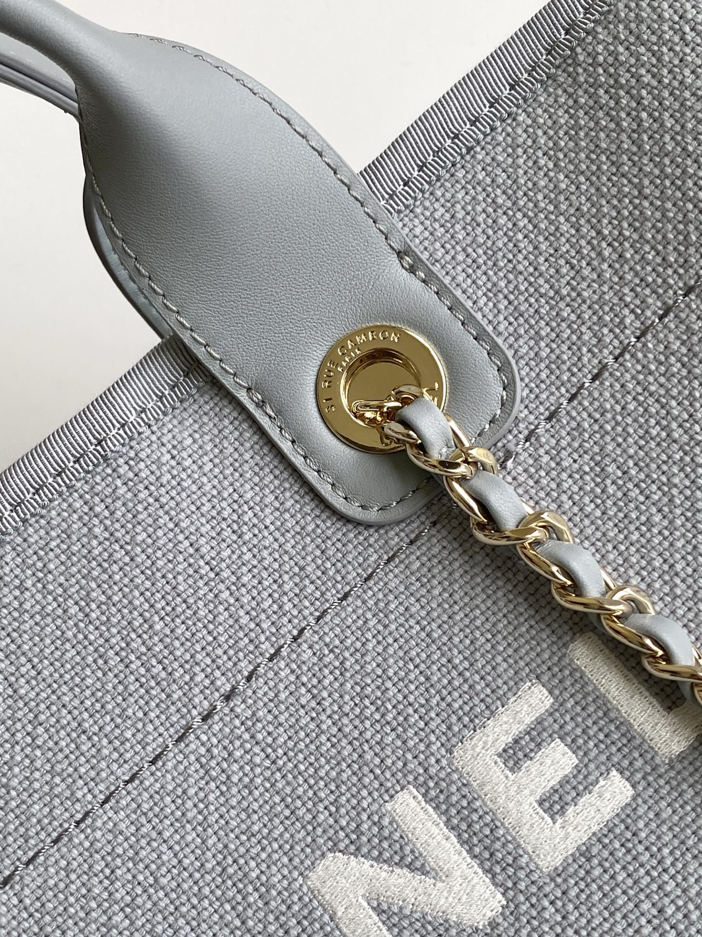 Ch**el deauville tote shopping bag 33x22x13cm