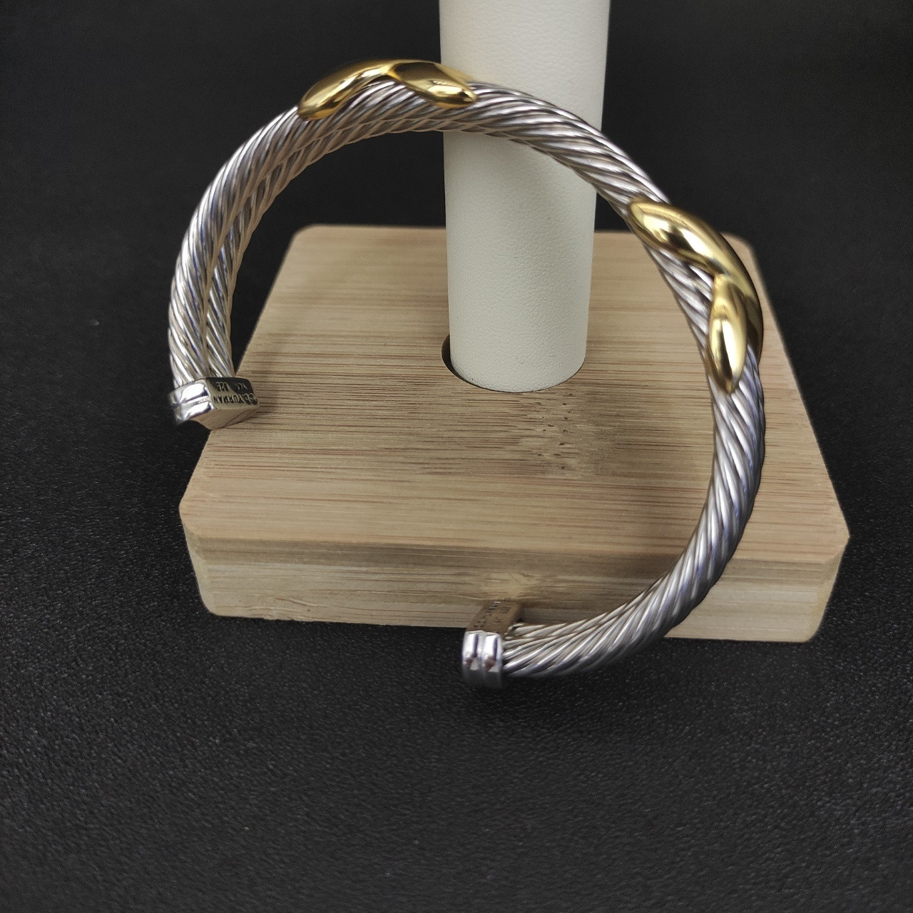 David Yurman 10mm X Bracelet (wrist circumference 15-20cm)