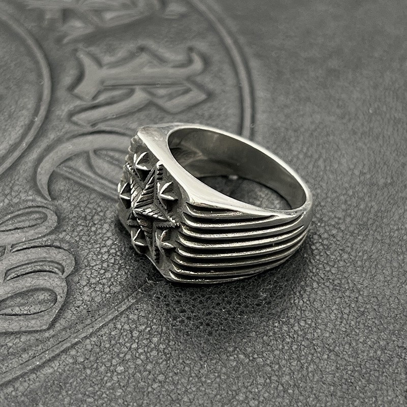 Ch*0me He**ts Star Ring