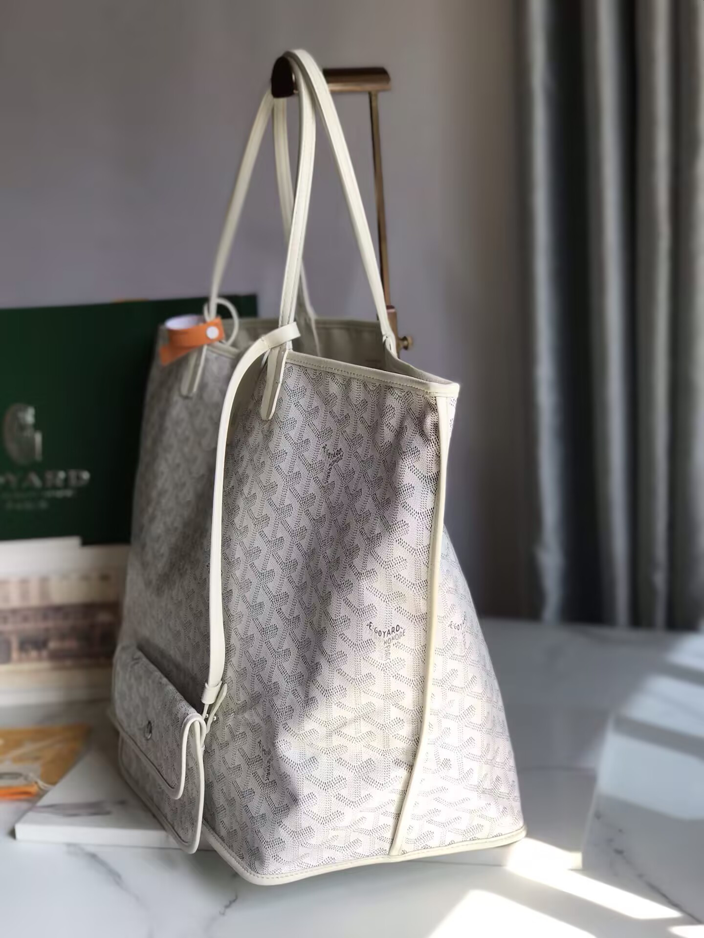 G09ard anjou gm bag 39x32x19cm