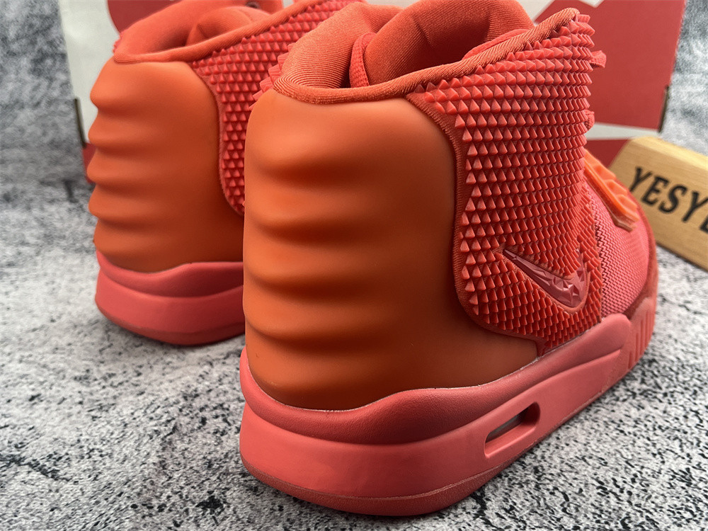 UA NIKE AIR YEEZY 2 SP "RED OCTOBER"