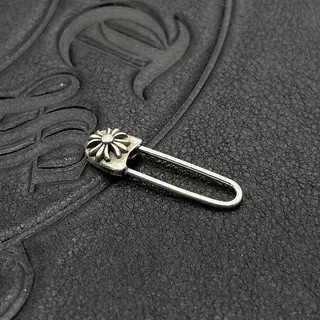 Ch*0me He**ts Earrings