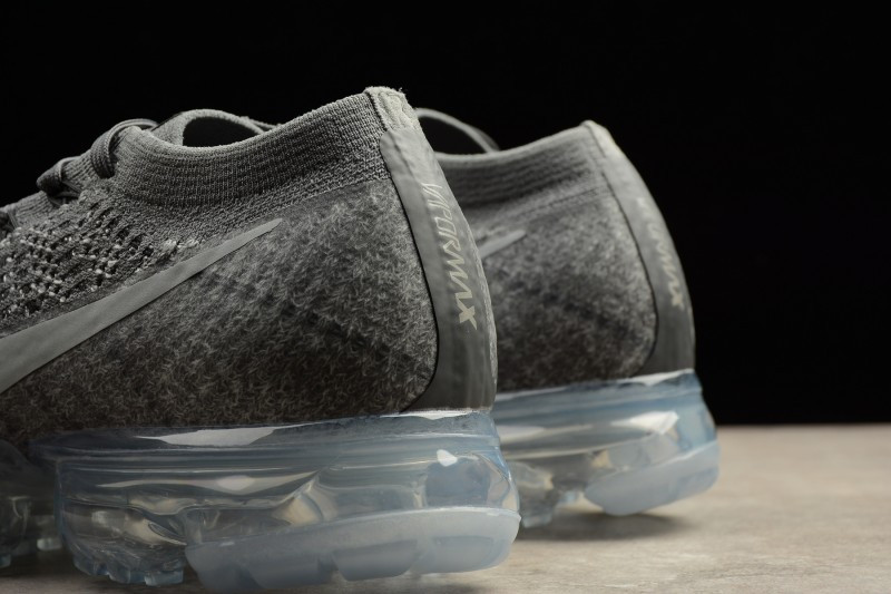 UA Nike Air Vapormax Flyknit "Asphalt Grey"