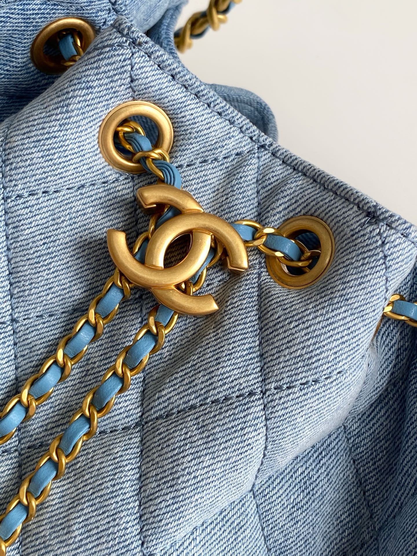 CHANEL 25C Bucket Bag 20x22x12.5cm