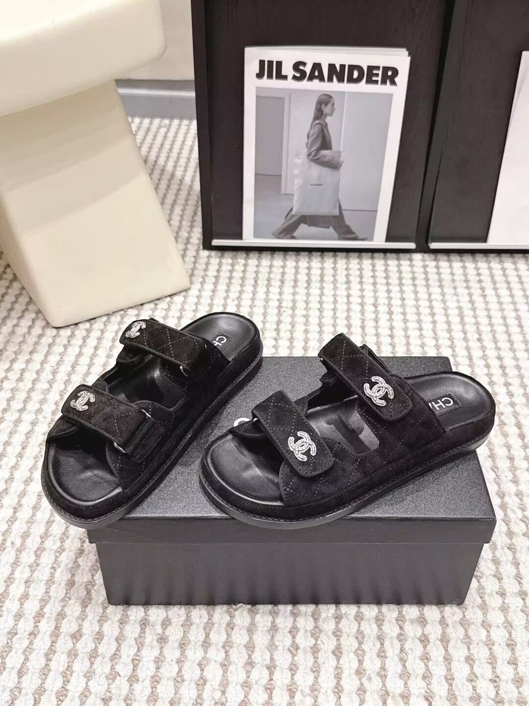UA Ch**el SLIDES