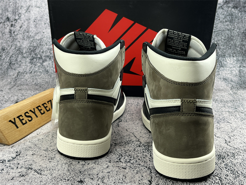 UA AIR JORDAN 1 RETRO HIGH OG 