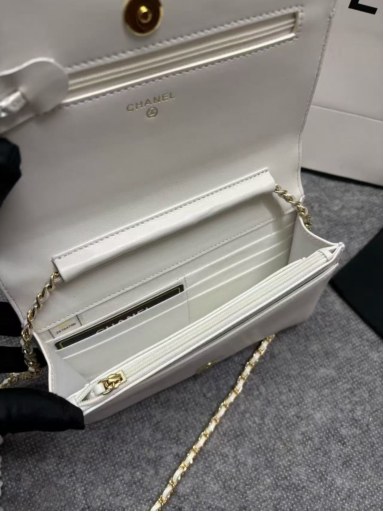 Ch**el Gabrielle Woc 12.3x19.2x3.5cm