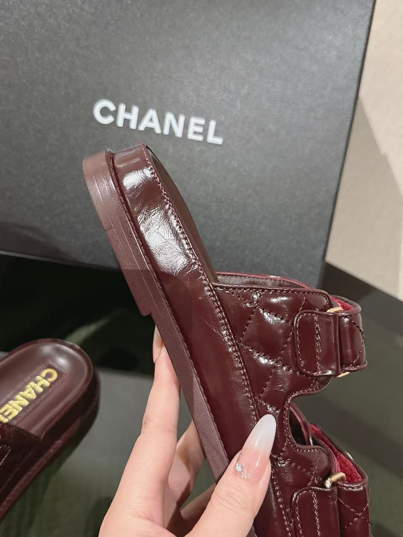 UA Ch**el SLIDES