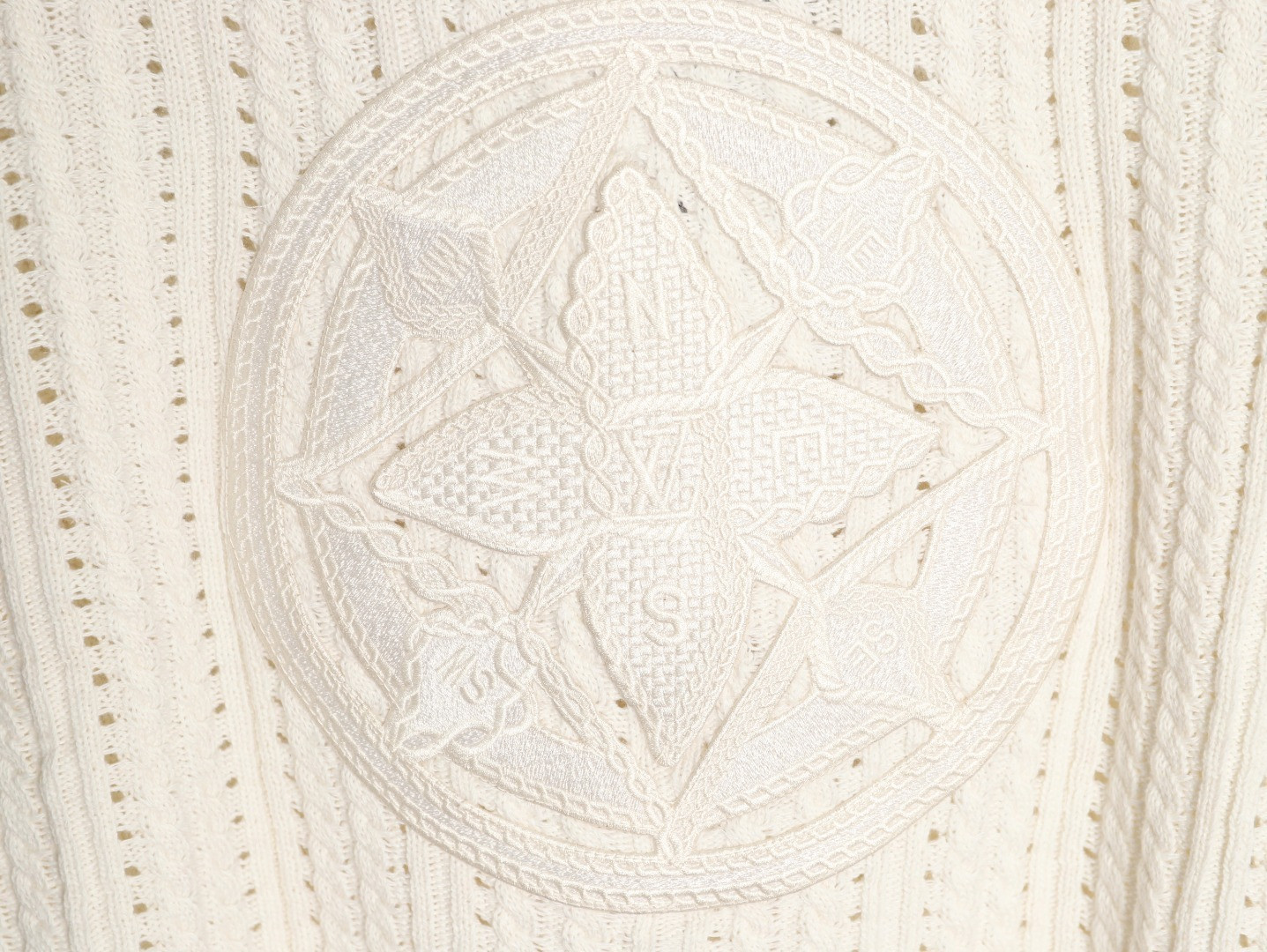 L0vis Vvtt0n Sweaters