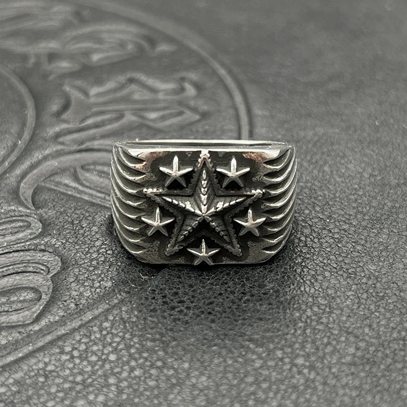 Ch*0me He**ts Star Ring