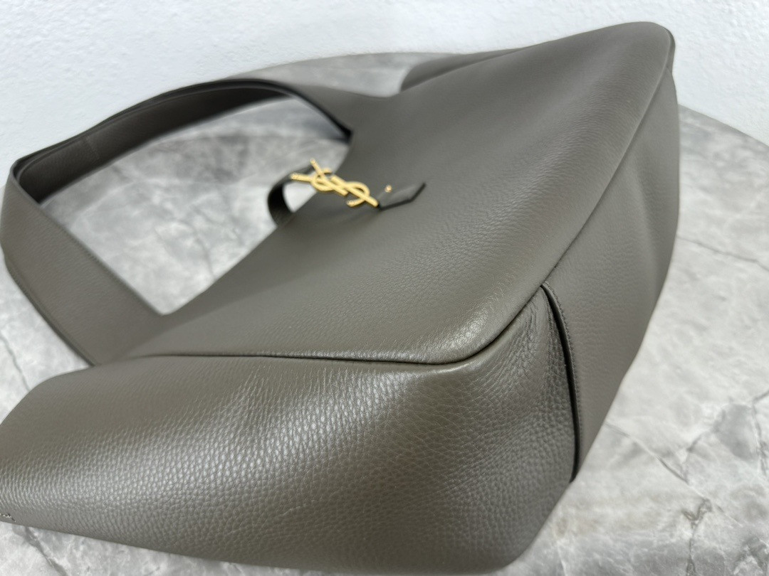 Y51 LE 5 À 7 BEA in grained leather 50×28×18cm