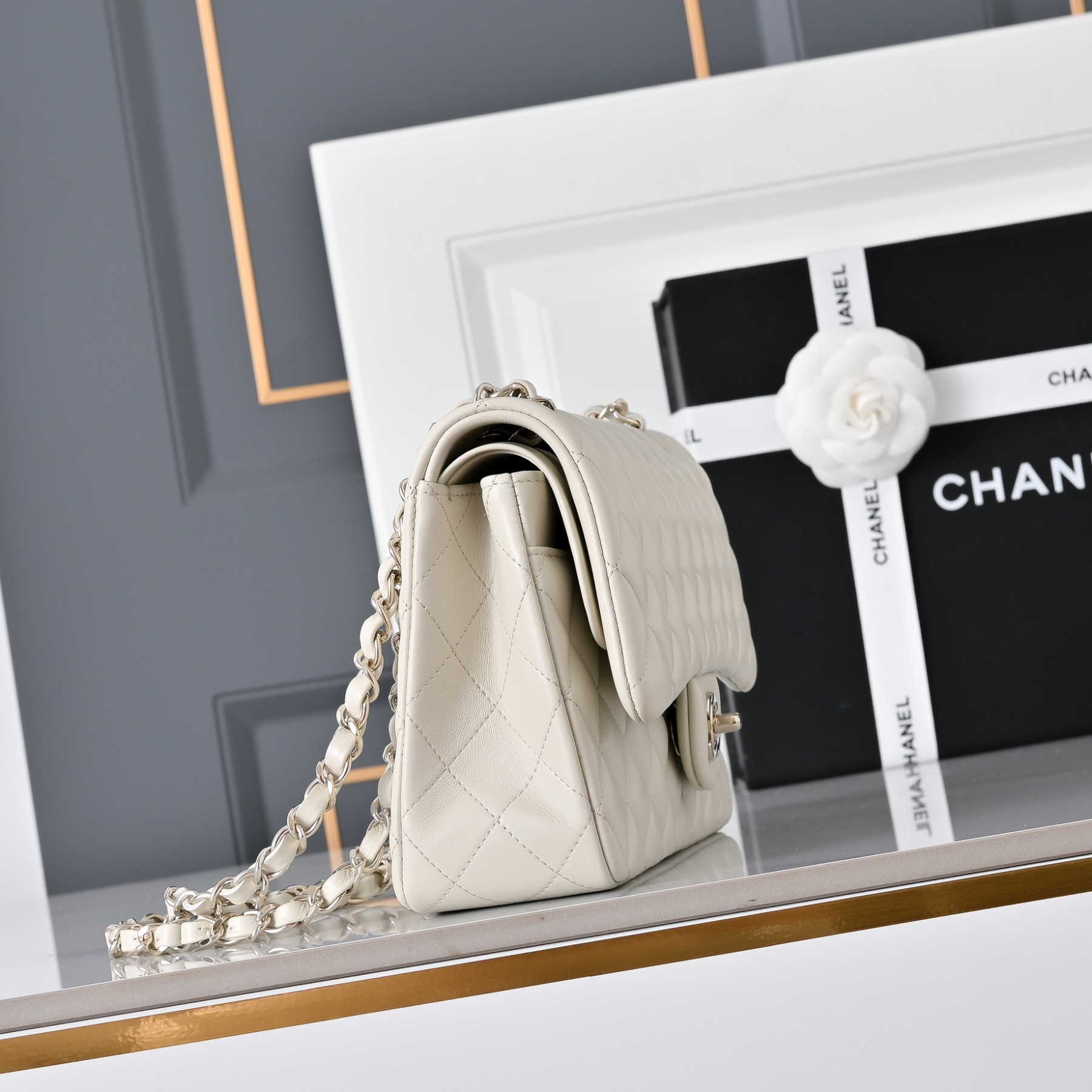 Ch**el Classic Flap Cream Light Gold Hardware a01112 15x25.5x6cm