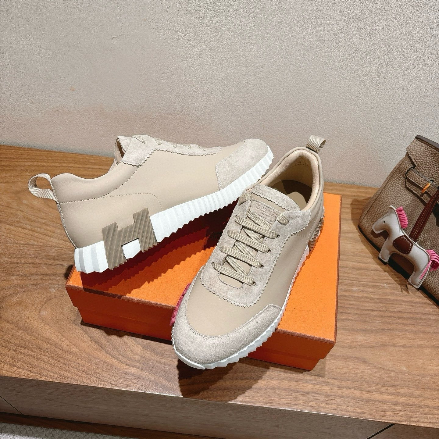 UA Hermès Bouncing Sneaker