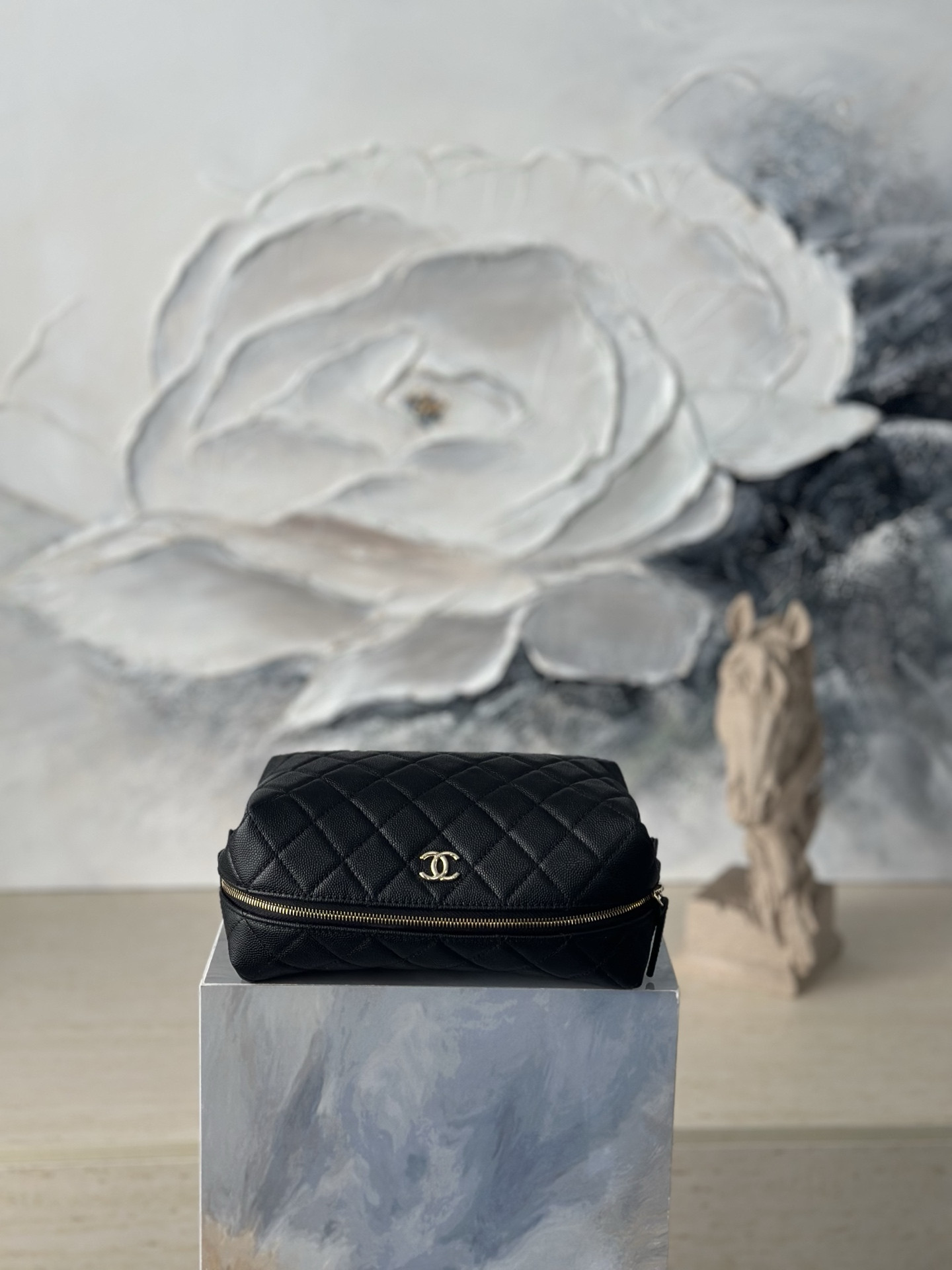 Ch**el Quilted Cosmetic Bag AS4990 19x8x11cm